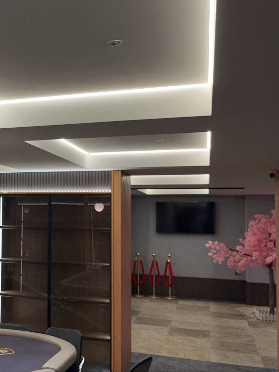 Hospitality lounge cove and accent lighting